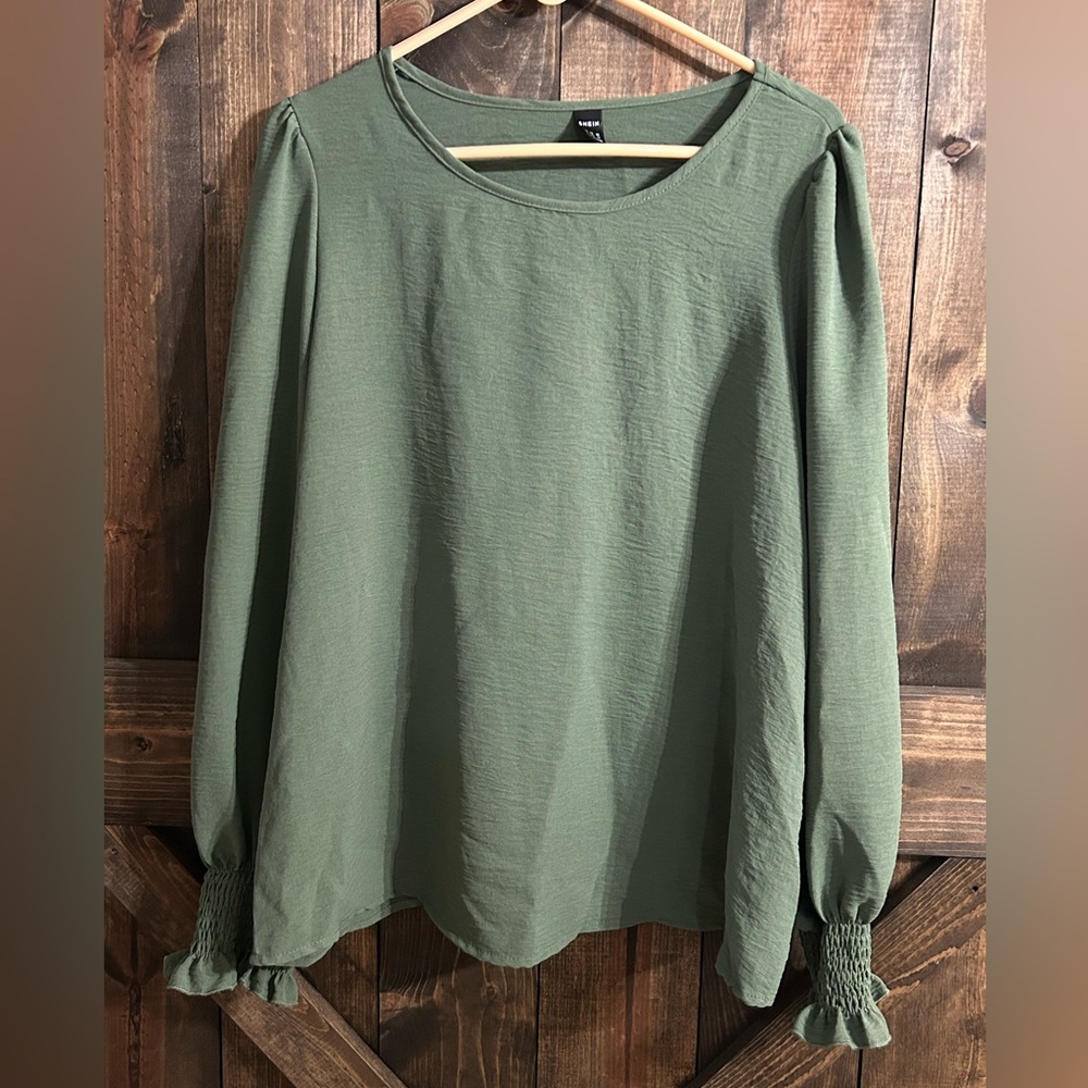 SHEIN women’s top, size XL, olive green.